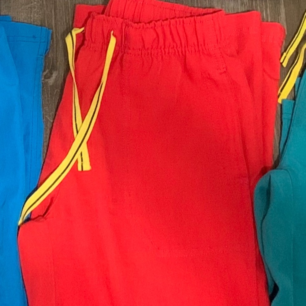 Dark coral wonder wink scrubs